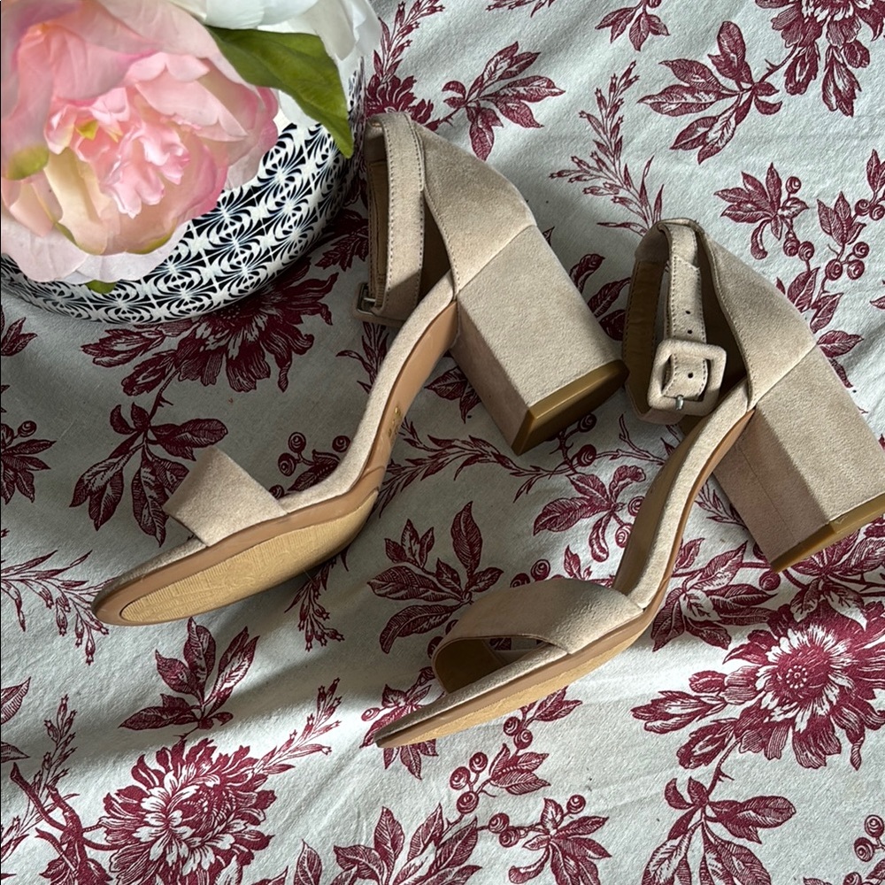 CL by Laundry Tan Strappy Heels